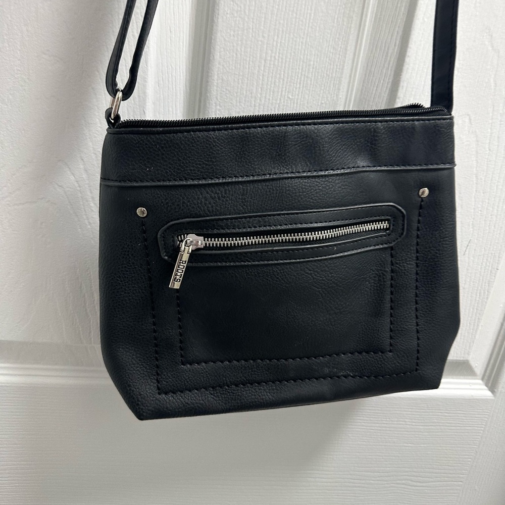 Black Crossbody Bag roots  brand excellent condition